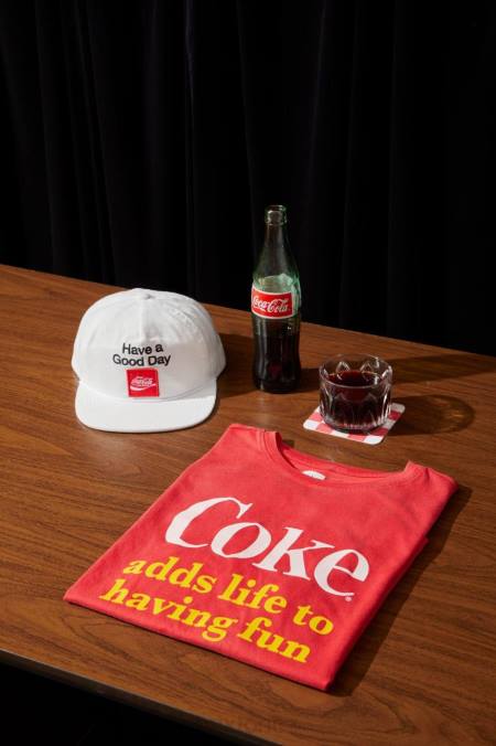 koksově červené Brixton muži coca-cola baví s/s tričko na míru 4DHP75 oděv