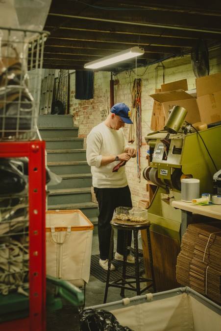 Černá Brixton x Artifact unisex kožený nastavitelný pásek na klobouk 4DHP372 Příslušenství